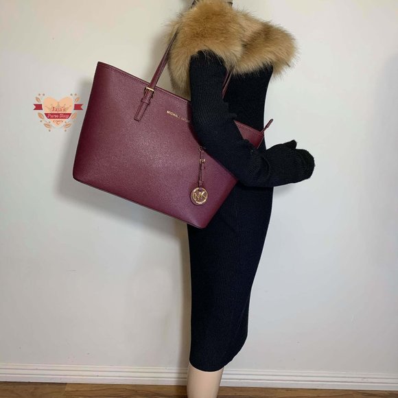 ❤️❤️SOLD❤️❤️Michael Kors Leather Purse💜 - Picture 13 of 16